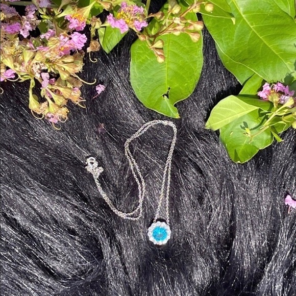 NWT SAVVY Cie Sky Blue Cubic Zirconia Rhodium Plated Silver Chain Halo N… - Picture 3 of 7